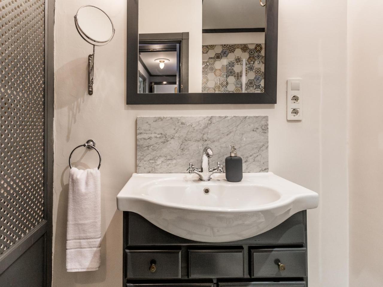 Puerta De La Victoria Apartment Севиля Екстериор снимка