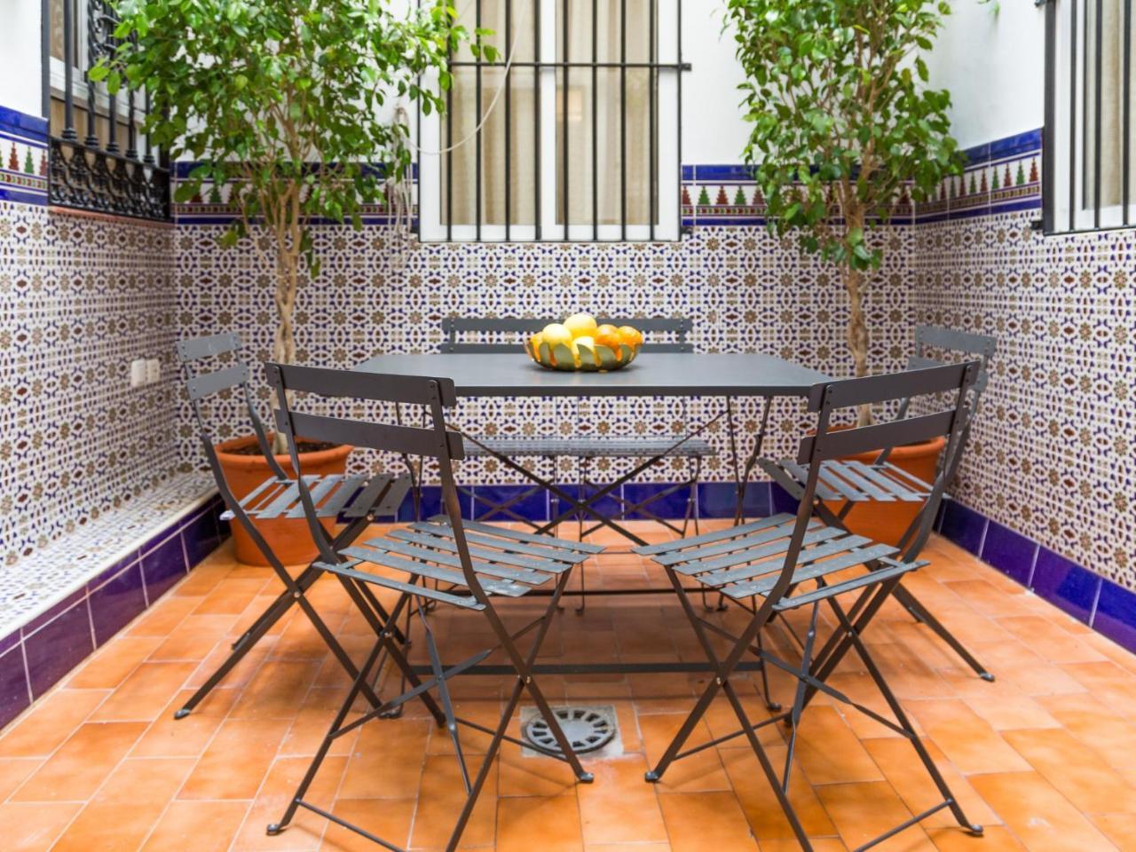 Puerta De La Victoria Apartment Севиля Екстериор снимка